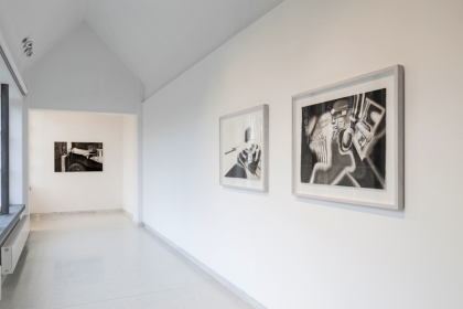 Exhibition view 'A shade of pale blankets' & 'Verdacht licht'