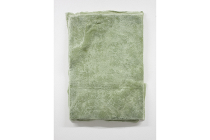 A flash of Not a specific moment #1 (2021) | 72 x 52 x 5 cm | synthetic resin, fabric | photo M hka/Clinckx