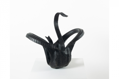 Black Swan (2021) | 65 x 70 x 60 cm | bronze 