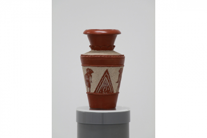 Vase (2012- 2018) | 158 x 21 x 21 cm | ceramic - sand - plexiglass - PVC 